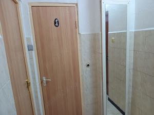 Închiriez apartament 2 camere, confort 2 decomandat, etaj 3  4. - imagine 7