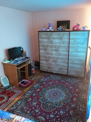 vand apartament cu 2 camere - imagine 6