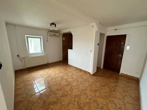 Vand Apartament 2 camere, zona Lunei - imagine 2