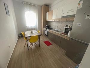 De vânzare apartament 3 camere , complet mobilat  - imagine 5