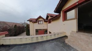 Proprietar vand casa in Dumbravita,9 camere, 5 bai, curte mare, strada paralela cu principala - imagine 9