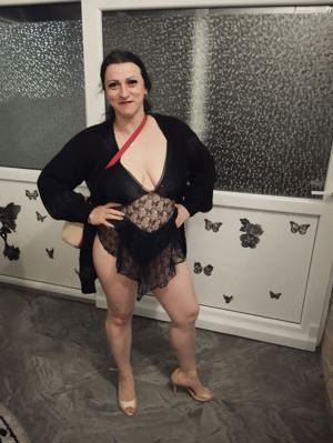 buna sunt maya piata romana 