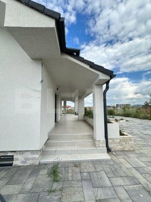 Casa cu 4 dormitoare, 4 bai si 2 bucatarii, terasa si beci  de vanzare in Oradea - imagine 5