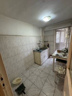 Vand apartament 2 camere , zona CENTRALA etaj 1 - imagine 2