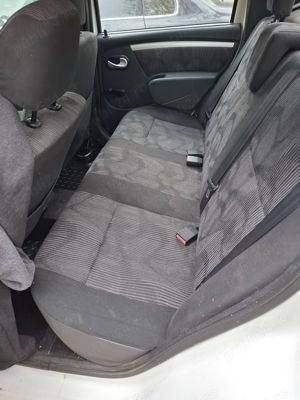 Logan 2010  - imagine 7