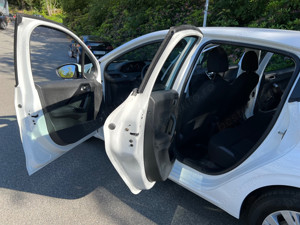 Peugeot 208 1.4 hdi fap 68 active 5p - imagine 2
