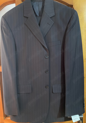 Costum Giorgio Armani.