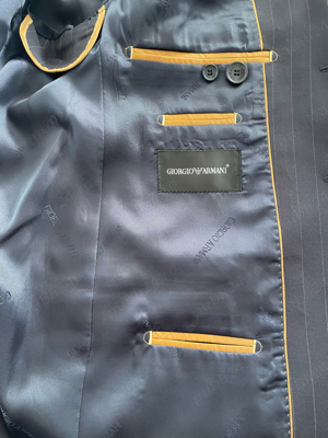 Costum Giorgio Armani. - imagine 3
