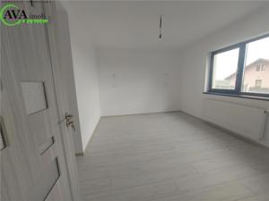 Casa noua 3 camere- 90 mp,teren 300 mp, zona Hemeius - imagine 12