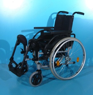 Scaun cu rotile Breezy   latime sezut 40 cm