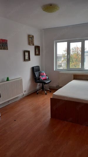 Vand apartament 2 camere  - imagine 5