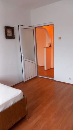 Vand apartament 2 camere  - imagine 8