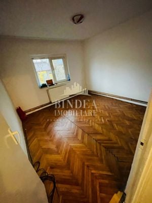 Apartament parter cu centrala vis-a-vis de Biserica Sf Petru si Pavel - imagine 3