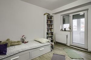 Apartament spatios cu 4 camere la 1 minut de teatru - imagine 4