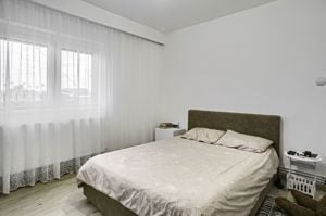 Apartament spatios cu 4 camere la 1 minut de teatru - imagine 3