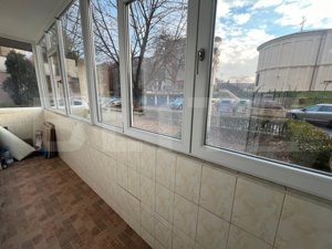 Apartament cu 3 camere la parter, 74 mp, pretabil spațiu comercial, central - imagine 12