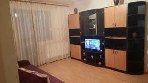 Inchiriez apartament 3 camere