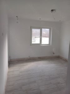 Vând apartament cu doua camere în Barbateni  - imagine 2