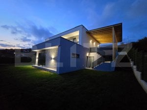 Casa de vanzare in Baciu, zona Sungarden, 583 mp, semifinasat modern