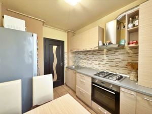 Apartament cu 3 camere de vânzare în zona Podgoria - imagine 8