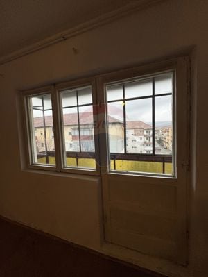 Apartament pe Str. Călugăreni, 2 camere, et.3 - imagine 9