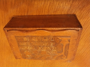 Caseta din lemn sculptata manual - retro Ucraina 1914 - 1917