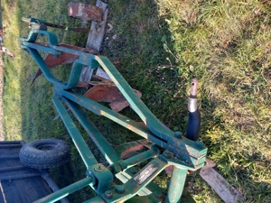 Vând plug cu 3. Brazde după tractor - imagine 3