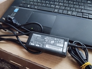 Laptop TOSHIBA, SSD , I3, 4GB, încărcător original - imagine 5