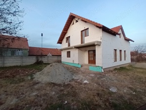 Vând casa în drasov judetul alba cu o suprafață de 190mp  - imagine 2