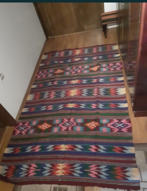 Covor din lână lucrat manual - imagine 2