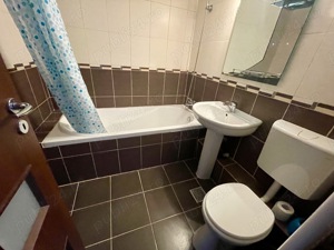Apartament de 2 camere, decomandat, complet utilat, centrală termică proprie - imagine 3
