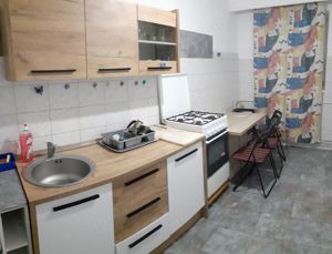 Inchiriez apartament în Cetate - imagine 3