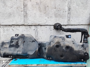 Parbriz, trager și rezervor Renault Twingo 1  - imagine 3