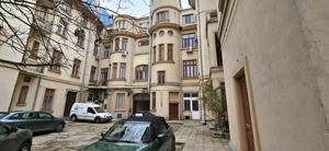 Armeneasca apartament 5 camere 190 mp