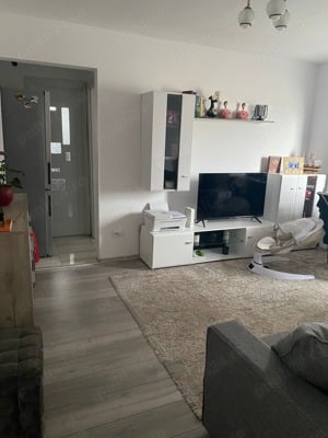 Vand apartament etaj 4 semi-decomandat renovat si mobilat - imagine 3