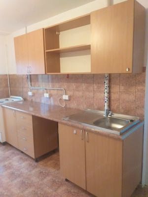 Proprietar,ofer spre vanzare apartament 2 camere, renovat integral in Craiovita Noua - imagine 9