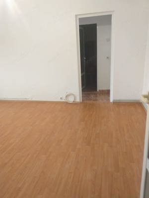 Proprietar,ofer spre vanzare apartament 2 camere, renovat integral in Craiovita Noua - imagine 6