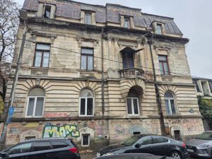 Vila interbelică de vânzare, ultracentrală – oportunitate de renovare - imagine 2