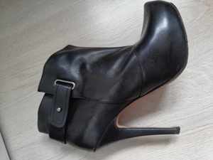 Jean-Michel Cazabat Luxury Leather Black Booties Sz 39 Boot EXCELLENT Condition