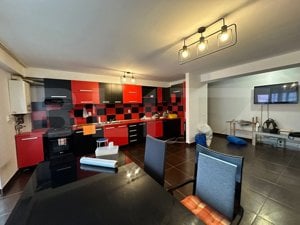 Apartament 3 camere, 2 bai, etaj intermediar, zona Regal 