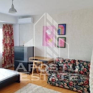 Apartament o camera, aer conditionat, langa VOX