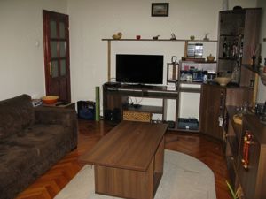 Apartament 2 camere amenajat - Podgoria - Zona Maiakowski - imagine 1