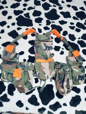 Vînd vestă vînătoare mărimea 54 nouă 