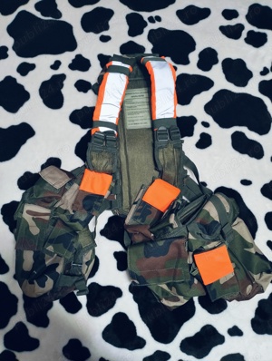 Vînd vestă vînătoare mărimea 54 nouă  - imagine 2