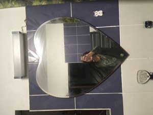 Oglinda pentru baie sub forma de inima