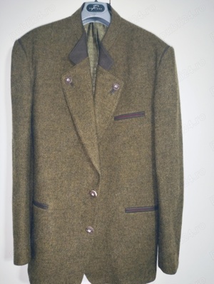 Vînd haină vînătoare din lînă de Tirolo,nasturi din coarne de cerb