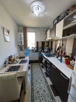 ZONA BIG- 2 CAMERE DECOMANDAT,50 MP. - imagine 10