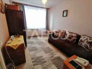 Apartament decomandat 48 mpu etaj 1 balcon pivnita Siretului Sibiu - imagine 1