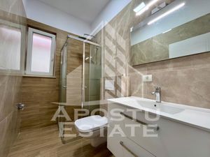 Apartament la casa cu 3 camere si 2 bai, tip penthouse, zona Gh Lazar - imagine 8