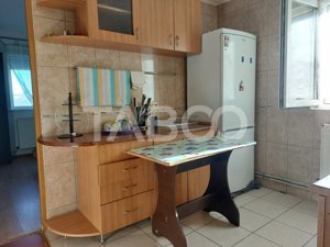 Apartament de vanzare 53 mp 3 camere etaj 3 zona Stejarului Cisnadie - imagine 2